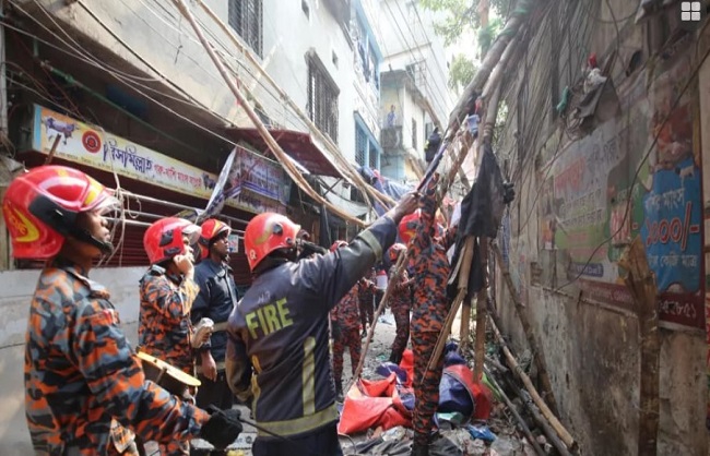 Bangladesh Earthquake Death Toll Rises to 10 Wides