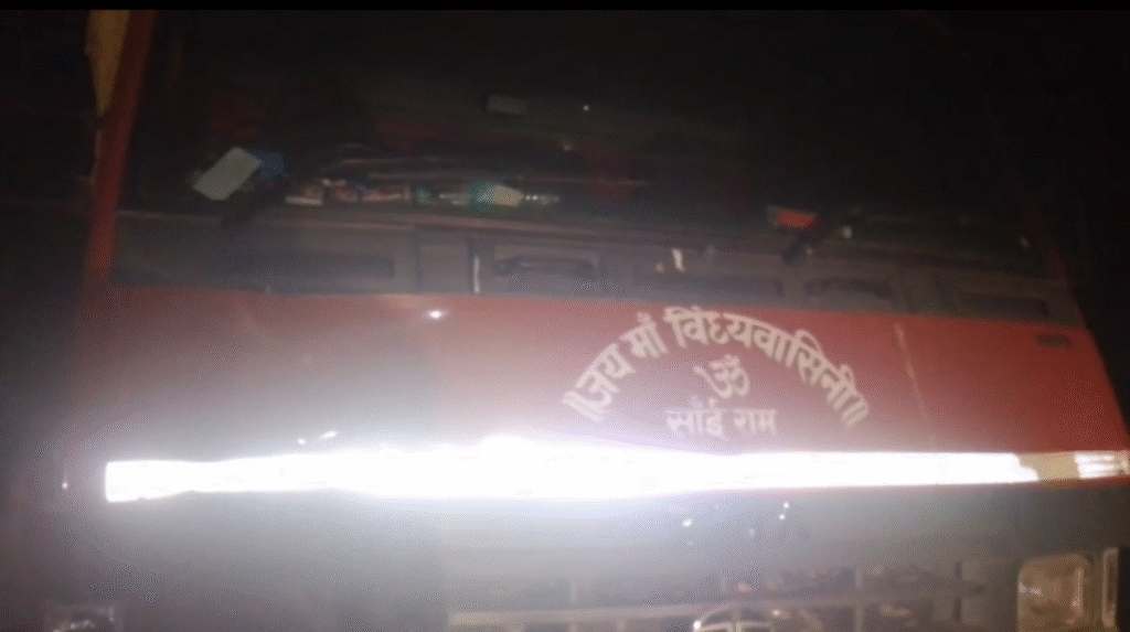 अमेठी सड़क हादसा तीन युवकों की मौत