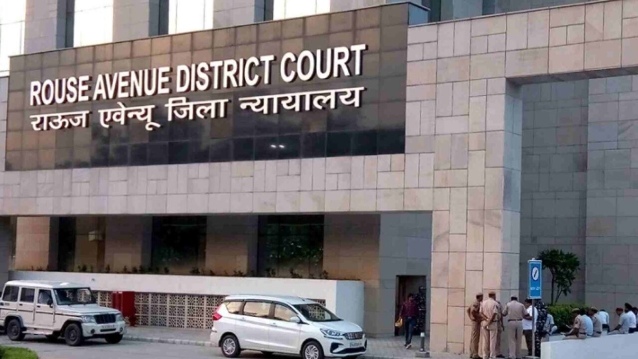 लैंड फॉर जॉब मामला कोर्ट फैसला टला: लालू यादव, राबड़ी और तेजस्वी शामिल