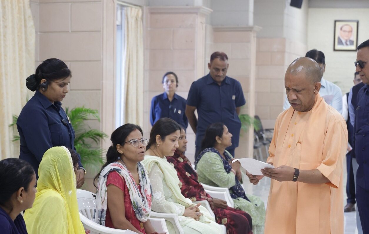 अतिक्रमण कतई बर्दाश्त नहीं, दोषियों पर होगी तत्काल कार्रवाई : मुख्यमंत्री योगी आदित्यनाथ