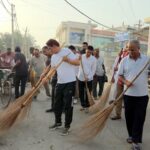 फतेहाबाद में ‘स्वच्छता ही स्वागत’ अभियान: सांसद सुभाष बराला ने झाड़ू लगाकर दिया स्वच्छता का संदेश